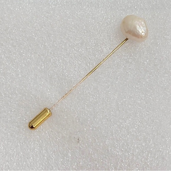 Jewelry - 14K Yellow Gold Vintage Stick pin with Pearl